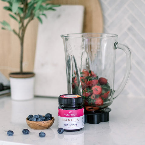 New Zealand Honey Co. UMF 20+ Manuka Honey with smoothie