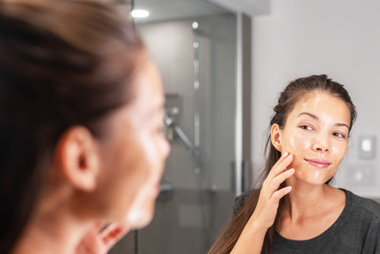 DIY Manuka Honey and Rosewater Face Mask